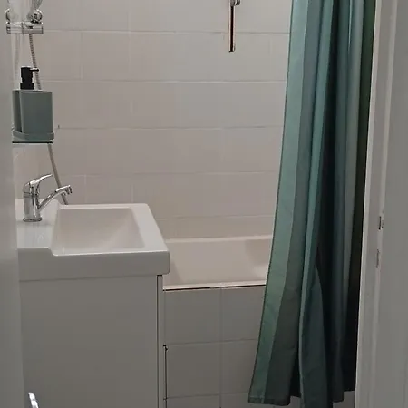 Confort Les Bains A Cote Des Thermes *