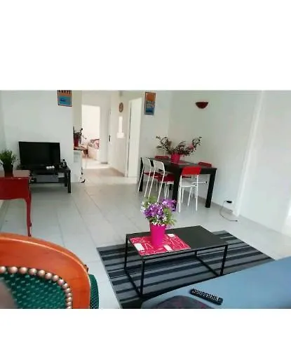 Confort Les Bains A Cote Des Thermes Apartment *
